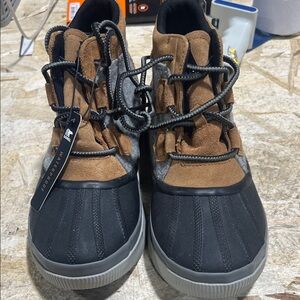 Sorel Black and Tan Lace-Up Boots no box